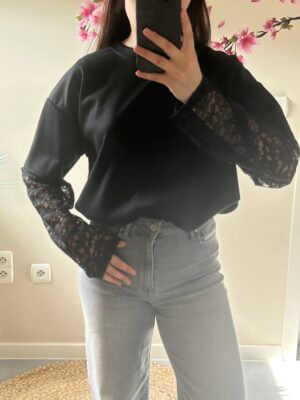 Lace sleeve sweat zwart