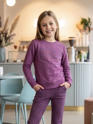 Love Station sweater Grace Grape Kiss